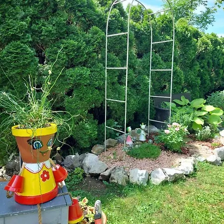 Apartma Zirovnik דירה *