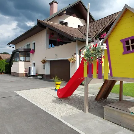 Apartma Zirovnik דירה