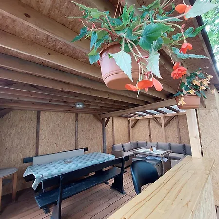 Apartma Zirovnik דירה