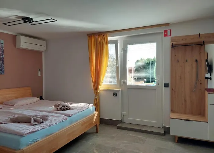 Apartma Zirovnik Apartamento